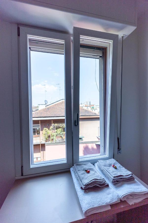 Milan Flat 5 Min From Duomo With Park For Small Cars Bagian luar foto