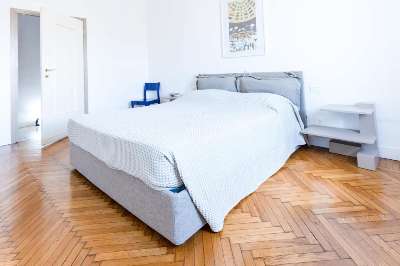 Milan Flat 5 Min From Duomo With Park For Small Cars Bagian luar foto